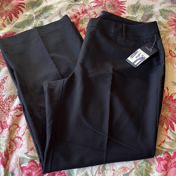 RAFAELLA Size 18W Curvy Bootleg Defined Waist Higher Back Rise Cozy SOFT $65
NEW - Picture 2 of 15